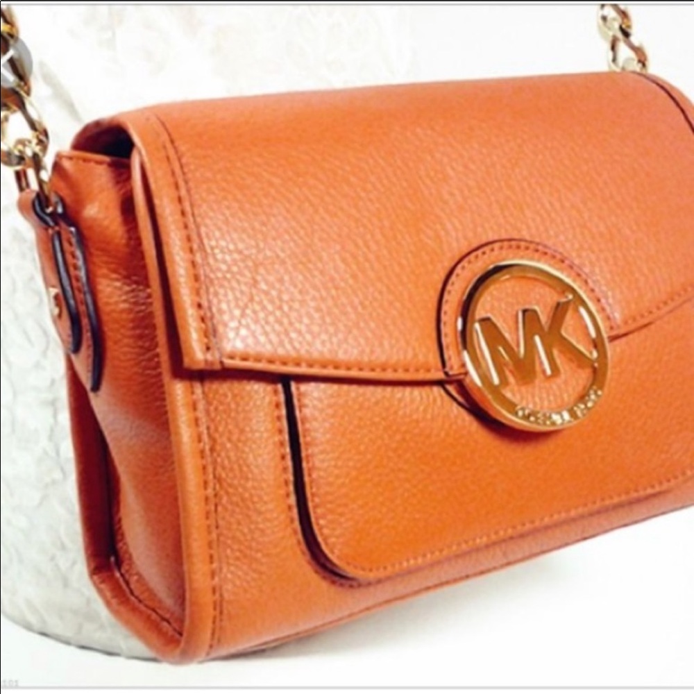🔥Michael Kors orange Margo Messenger